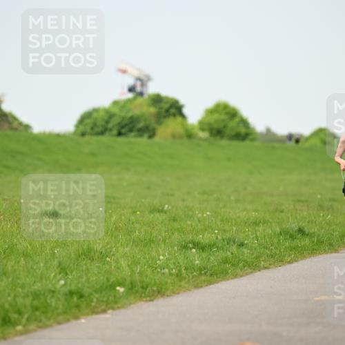 10.05.2026 - 8. Wedeler Halbmarathon Dr. Thomas Lammeyer http://msf.ph/oto/9708828 10.05.2026 12:02:10 Laufen 172 meine-sportfotos.de