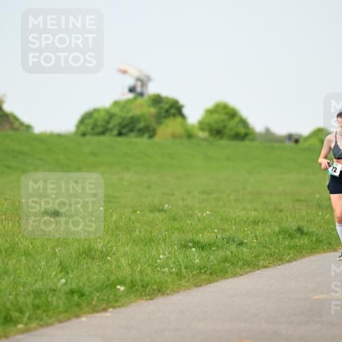 10.05.2026 - 8. Wedeler Halbmarathon Dr. Thomas Lammeyer http://msf.ph/oto/9708831 10.05.2026 12:02:10 Laufen  meine-sportfotos.de