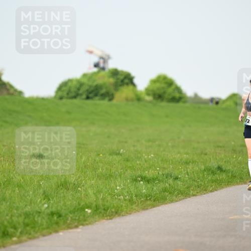 10.05.2026 - 8. Wedeler Halbmarathon Dr. Thomas Lammeyer http://msf.ph/oto/9708833 10.05.2026 12:02:10 Laufen  meine-sportfotos.de