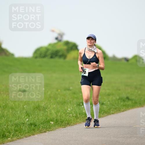 10.05.2026 - 8. Wedeler Halbmarathon Dr. Thomas Lammeyer http://msf.ph/oto/9708899 10.05.2026 12:02:13 Laufen  meine-sportfotos.de