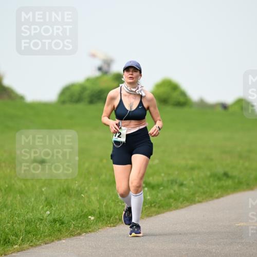 10.05.2026 - 8. Wedeler Halbmarathon Dr. Thomas Lammeyer http://msf.ph/oto/9708912 10.05.2026 12:02:14 Laufen  meine-sportfotos.de