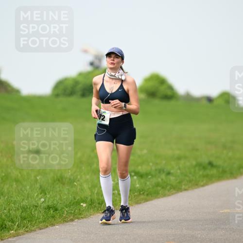 10.05.2026 - 8. Wedeler Halbmarathon Dr. Thomas Lammeyer http://msf.ph/oto/9708915 10.05.2026 12:02:14 Laufen  meine-sportfotos.de