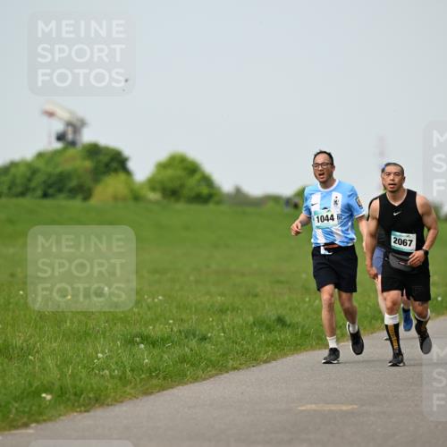10.05.2026 - 8. Wedeler Halbmarathon Dr. Thomas Lammeyer http://msf.ph/oto/9708928 10.05.2026 12:02:21 Laufen 1044, 2067 meine-sportfotos.de