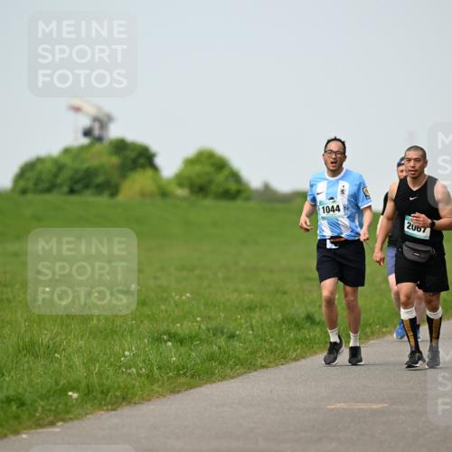 10.05.2026 - 8. Wedeler Halbmarathon Dr. Thomas Lammeyer http://msf.ph/oto/9708933 10.05.2026 12:02:21 Laufen 1044, 2067 meine-sportfotos.de