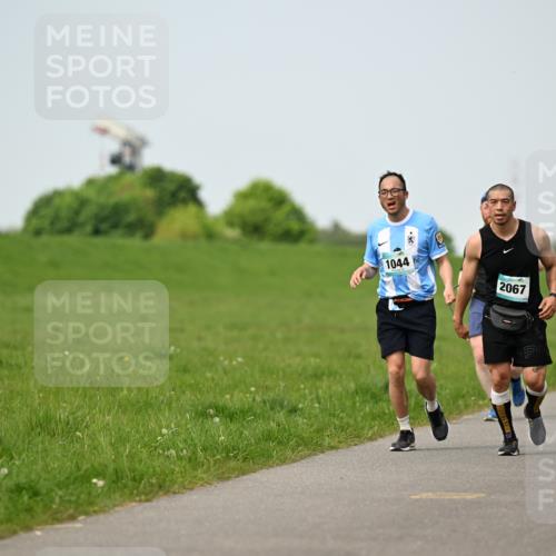 10.05.2026 - 8. Wedeler Halbmarathon Dr. Thomas Lammeyer http://msf.ph/oto/9708947 10.05.2026 12:02:22 Laufen 1044, 2067 meine-sportfotos.de