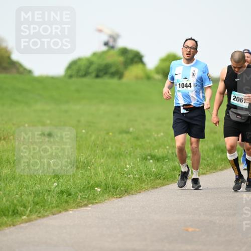 10.05.2026 - 8. Wedeler Halbmarathon Dr. Thomas Lammeyer http://msf.ph/oto/9708982 10.05.2026 12:02:24 Laufen 1044, 206 meine-sportfotos.de
