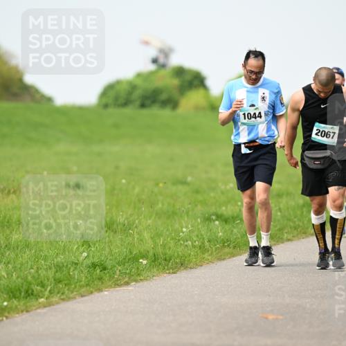 10.05.2026 - 8. Wedeler Halbmarathon Dr. Thomas Lammeyer http://msf.ph/oto/9708990 10.05.2026 12:02:24 Laufen 1044, 2067 meine-sportfotos.de