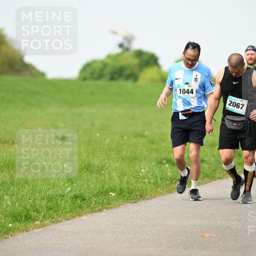 10.05.2026 - 8. Wedeler Halbmarathon Dr. Thomas Lammeyer http://msf.ph/oto/9708996 10.05.2026 12:02:24 Laufen 1044, 2067 meine-sportfotos.de