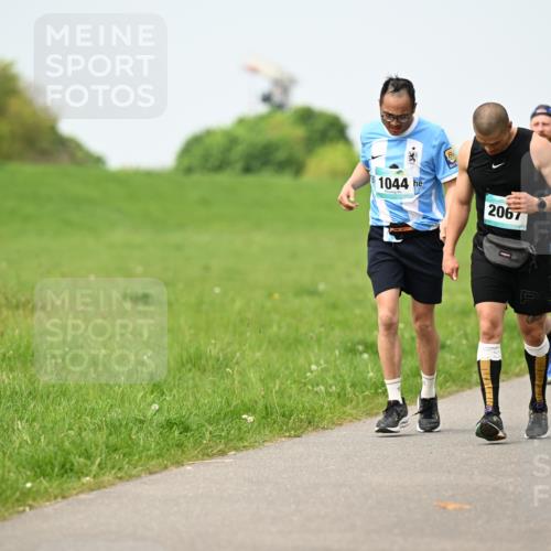 10.05.2026 - 8. Wedeler Halbmarathon Dr. Thomas Lammeyer http://msf.ph/oto/9708999 10.05.2026 12:02:24 Laufen 1044, 2067 meine-sportfotos.de