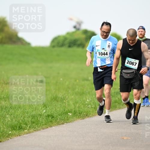 10.05.2026 - 8. Wedeler Halbmarathon Dr. Thomas Lammeyer http://msf.ph/oto/9709007 10.05.2026 12:02:25 Laufen 1044, 2067 meine-sportfotos.de