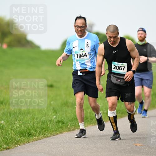10.05.2026 - 8. Wedeler Halbmarathon Dr. Thomas Lammeyer http://msf.ph/oto/9709031 10.05.2026 12:02:26 Laufen 1044, 2067 meine-sportfotos.de