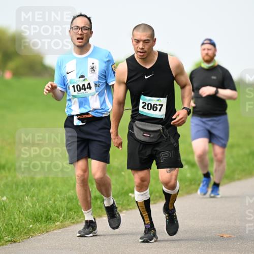 10.05.2026 - 8. Wedeler Halbmarathon Dr. Thomas Lammeyer http://msf.ph/oto/9709039 10.05.2026 12:02:27 Laufen 1044, 2067 meine-sportfotos.de