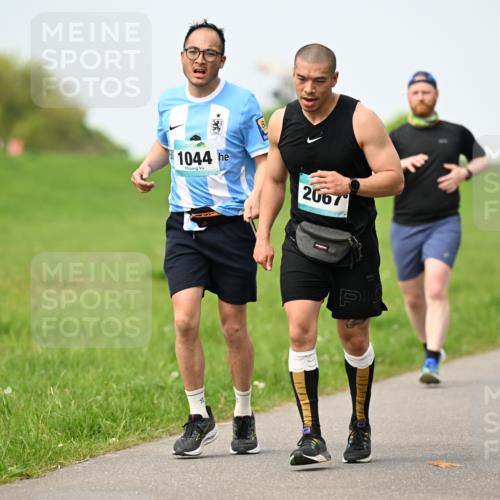 10.05.2026 - 8. Wedeler Halbmarathon Dr. Thomas Lammeyer http://msf.ph/oto/9709042 10.05.2026 12:02:27 Laufen 1044, 2067 meine-sportfotos.de