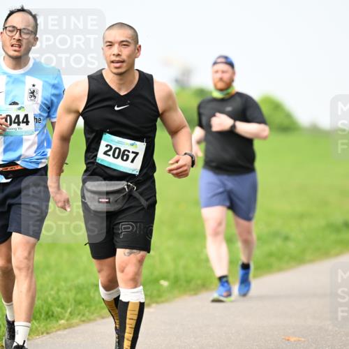 10.05.2026 - 8. Wedeler Halbmarathon Dr. Thomas Lammeyer http://msf.ph/oto/9709059 10.05.2026 12:02:28 Laufen 044, 2067 meine-sportfotos.de