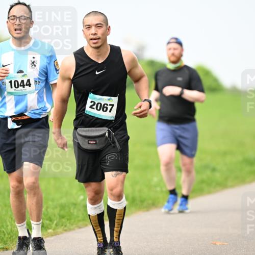 10.05.2026 - 8. Wedeler Halbmarathon Dr. Thomas Lammeyer http://msf.ph/oto/9709065 10.05.2026 12:02:28 Laufen 1044, 2067 meine-sportfotos.de