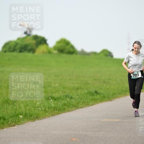 10.05.2026 - 8. Wedeler Halbmarathon Dr. Thomas Lammeyer http://msf.ph/oto/9709089 10.05.2026 12:02:39 Laufen 703 meine-sportfotos.de