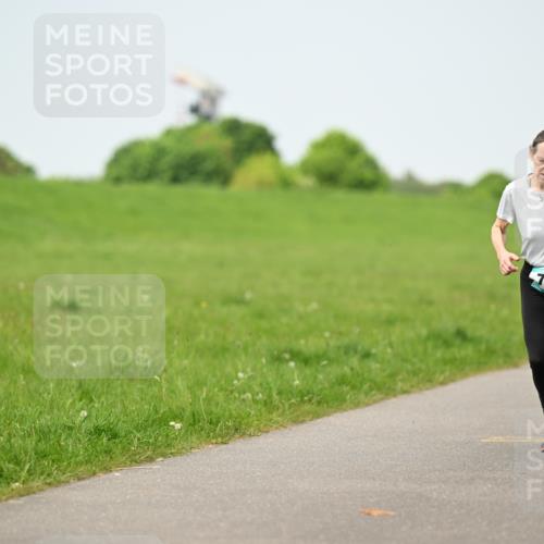 10.05.2026 - 8. Wedeler Halbmarathon Dr. Thomas Lammeyer http://msf.ph/oto/9709107 10.05.2026 12:02:40 Laufen 703 meine-sportfotos.de