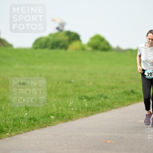 10.05.2026 - 8. Wedeler Halbmarathon Dr. Thomas Lammeyer http://msf.ph/oto/9709117 10.05.2026 12:02:41 Laufen 703 meine-sportfotos.de
