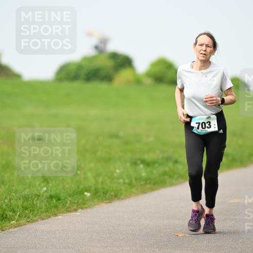 10.05.2026 - 8. Wedeler Halbmarathon Dr. Thomas Lammeyer http://msf.ph/oto/9709150 10.05.2026 12:02:42 Laufen 703 meine-sportfotos.de