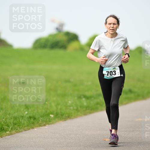 10.05.2026 - 8. Wedeler Halbmarathon Dr. Thomas Lammeyer http://msf.ph/oto/9709155 10.05.2026 12:02:42 Laufen 703 meine-sportfotos.de