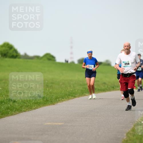 10.05.2026 - 8. Wedeler Halbmarathon Dr. Thomas Lammeyer http://msf.ph/oto/9709267 10.05.2026 12:03:02 Laufen 259 meine-sportfotos.de