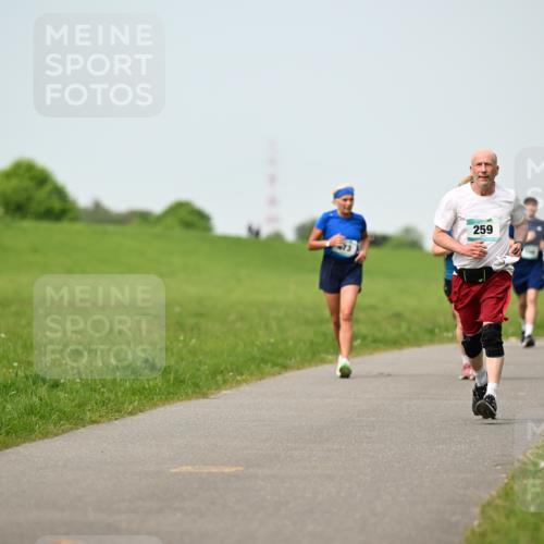 10.05.2026 - 8. Wedeler Halbmarathon Dr. Thomas Lammeyer http://msf.ph/oto/9709272 10.05.2026 12:03:02 Laufen 259 meine-sportfotos.de