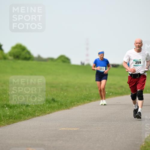 10.05.2026 - 8. Wedeler Halbmarathon Dr. Thomas Lammeyer http://msf.ph/oto/9709285 10.05.2026 12:03:02 Laufen 259 meine-sportfotos.de