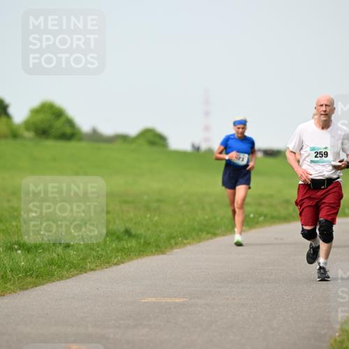 10.05.2026 - 8. Wedeler Halbmarathon Dr. Thomas Lammeyer http://msf.ph/oto/9709288 10.05.2026 12:03:02 Laufen 259 meine-sportfotos.de