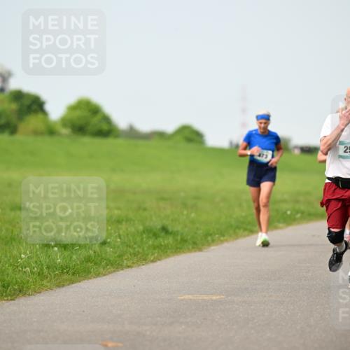 10.05.2026 - 8. Wedeler Halbmarathon Dr. Thomas Lammeyer http://msf.ph/oto/9709296 10.05.2026 12:03:03 Laufen 259 meine-sportfotos.de