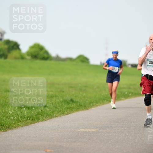 10.05.2026 - 8. Wedeler Halbmarathon Dr. Thomas Lammeyer http://msf.ph/oto/9709299 10.05.2026 12:03:03 Laufen 259 meine-sportfotos.de