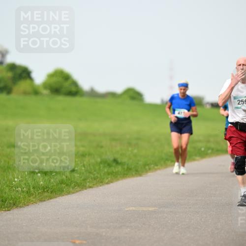 10.05.2026 - 8. Wedeler Halbmarathon Dr. Thomas Lammeyer http://msf.ph/oto/9709304 10.05.2026 12:03:03 Laufen 259 meine-sportfotos.de