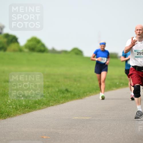 10.05.2026 - 8. Wedeler Halbmarathon Dr. Thomas Lammeyer http://msf.ph/oto/9709312 10.05.2026 12:03:04 Laufen 259 meine-sportfotos.de