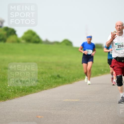 10.05.2026 - 8. Wedeler Halbmarathon Dr. Thomas Lammeyer http://msf.ph/oto/9709314 10.05.2026 12:03:04 Laufen 259 meine-sportfotos.de