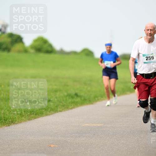 10.05.2026 - 8. Wedeler Halbmarathon Dr. Thomas Lammeyer http://msf.ph/oto/9709328 10.05.2026 12:03:04 Laufen 259 meine-sportfotos.de