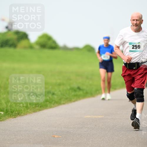 10.05.2026 - 8. Wedeler Halbmarathon Dr. Thomas Lammeyer http://msf.ph/oto/9709337 10.05.2026 12:03:05 Laufen 259 meine-sportfotos.de