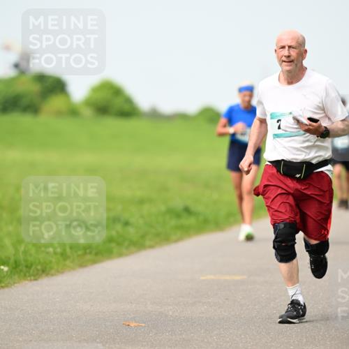 10.05.2026 - 8. Wedeler Halbmarathon Dr. Thomas Lammeyer http://msf.ph/oto/9709339 10.05.2026 12:03:05 Laufen  meine-sportfotos.de