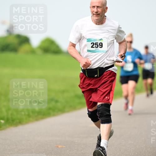 10.05.2026 - 8. Wedeler Halbmarathon Dr. Thomas Lammeyer http://msf.ph/oto/9709361 10.05.2026 12:03:06 Laufen 259 meine-sportfotos.de