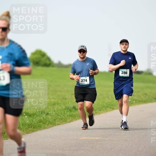 10.05.2026 - 8. Wedeler Halbmarathon Dr. Thomas Lammeyer http://msf.ph/oto/9709437 10.05.2026 12:03:12 Laufen 143, 274, 286 meine-sportfotos.de