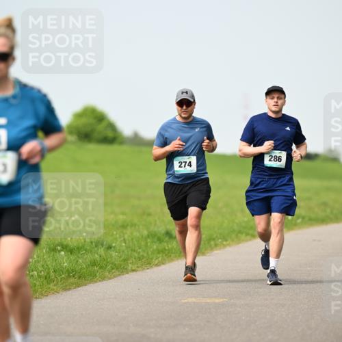 10.05.2026 - 8. Wedeler Halbmarathon Dr. Thomas Lammeyer http://msf.ph/oto/9709446 10.05.2026 12:03:12 Laufen 143, 274, 286 meine-sportfotos.de