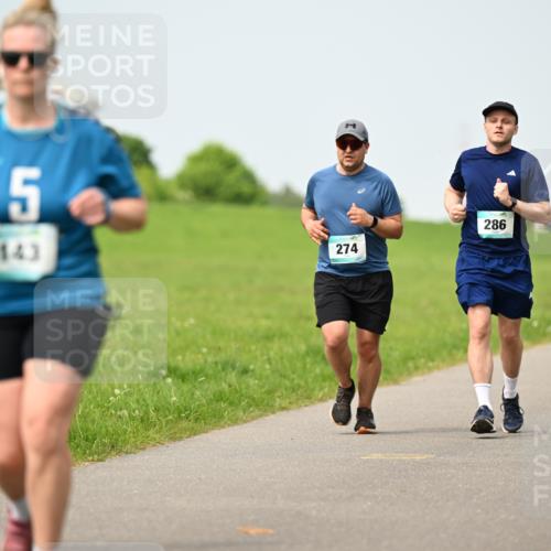10.05.2026 - 8. Wedeler Halbmarathon Dr. Thomas Lammeyer http://msf.ph/oto/9709450 10.05.2026 12:03:12 Laufen 143, 274, 286 meine-sportfotos.de