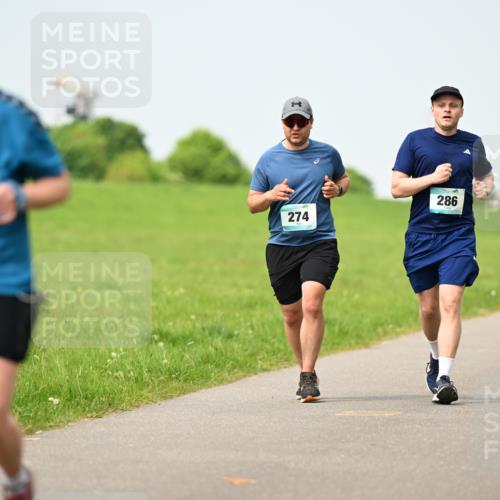 10.05.2026 - 8. Wedeler Halbmarathon Dr. Thomas Lammeyer http://msf.ph/oto/9709458 10.05.2026 12:03:13 Laufen 143, 274, 286 meine-sportfotos.de