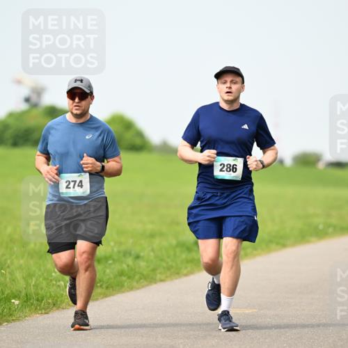10.05.2026 - 8. Wedeler Halbmarathon Dr. Thomas Lammeyer http://msf.ph/oto/9709483 10.05.2026 12:03:14 Laufen 274, 286 meine-sportfotos.de