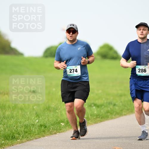 10.05.2026 - 8. Wedeler Halbmarathon Dr. Thomas Lammeyer http://msf.ph/oto/9709491 10.05.2026 12:03:15 Laufen 274, 286 meine-sportfotos.de