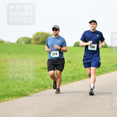 10.05.2026 - 8. Wedeler Halbmarathon Dr. Thomas Lammeyer http://msf.ph/oto/9709502 10.05.2026 12:03:16 Laufen 274, 286 meine-sportfotos.de