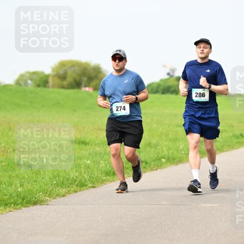 10.05.2026 - 8. Wedeler Halbmarathon Dr. Thomas Lammeyer http://msf.ph/oto/9709510 10.05.2026 12:03:16 Laufen 274, 286 meine-sportfotos.de