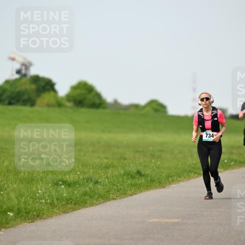 10.05.2026 - 8. Wedeler Halbmarathon Dr. Thomas Lammeyer http://msf.ph/oto/9709521 10.05.2026 12:03:25 Laufen 734, 760 meine-sportfotos.de