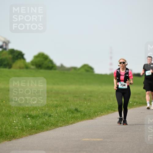 10.05.2026 - 8. Wedeler Halbmarathon Dr. Thomas Lammeyer http://msf.ph/oto/9709523 10.05.2026 12:03:25 Laufen 734, 760 meine-sportfotos.de