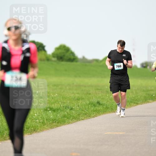 10.05.2026 - 8. Wedeler Halbmarathon Dr. Thomas Lammeyer http://msf.ph/oto/9709600 10.05.2026 12:03:31 Laufen 756, 760, 494 meine-sportfotos.de