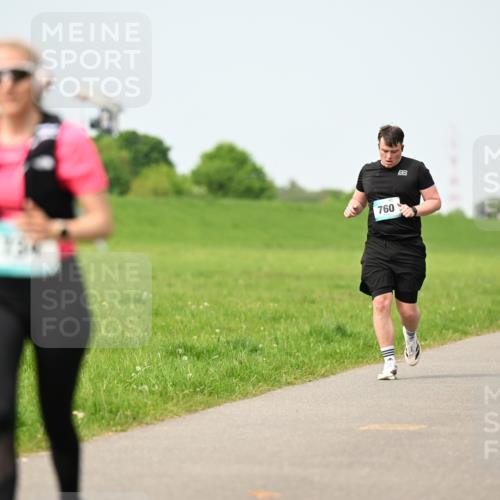 10.05.2026 - 8. Wedeler Halbmarathon Dr. Thomas Lammeyer http://msf.ph/oto/9709605 10.05.2026 12:03:31 Laufen 194, 760, 494 meine-sportfotos.de