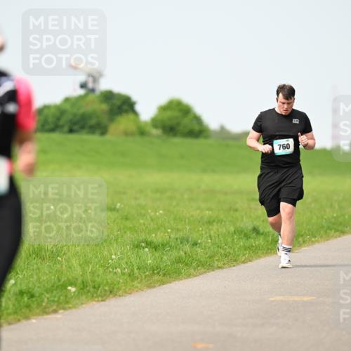 10.05.2026 - 8. Wedeler Halbmarathon Dr. Thomas Lammeyer http://msf.ph/oto/9709609 10.05.2026 12:03:31 Laufen 754, 760, 494 meine-sportfotos.de